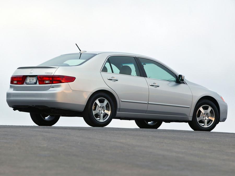  Honda Accord Hybrid 2005 года  (US) (фото 13 из 30)